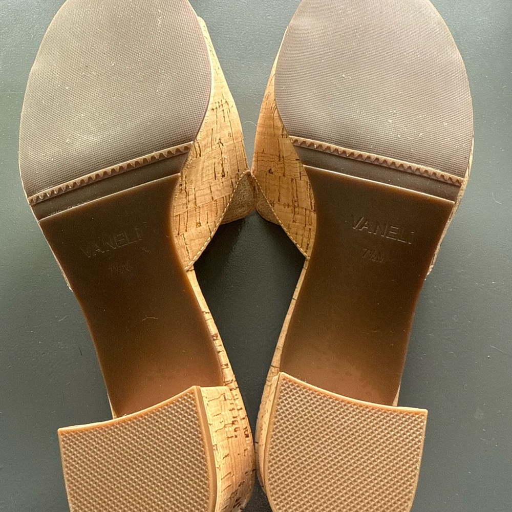 New Without Box Vaneli Oksana Sandal in Natural Cork, Size 7.5 Medium Width - Picture 7 of 7